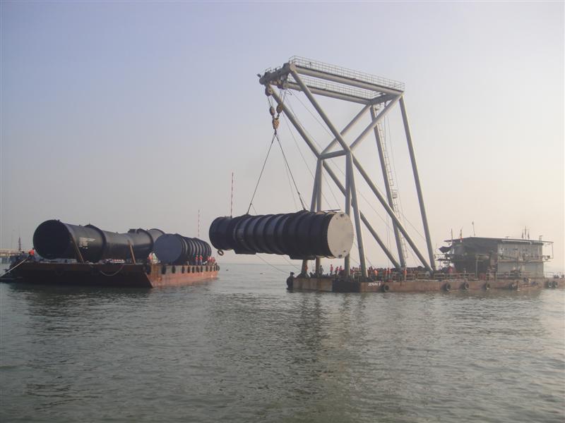 A 4.3m Diameter Steel Pipe Being Lowered to a Trench on the Sea Bed