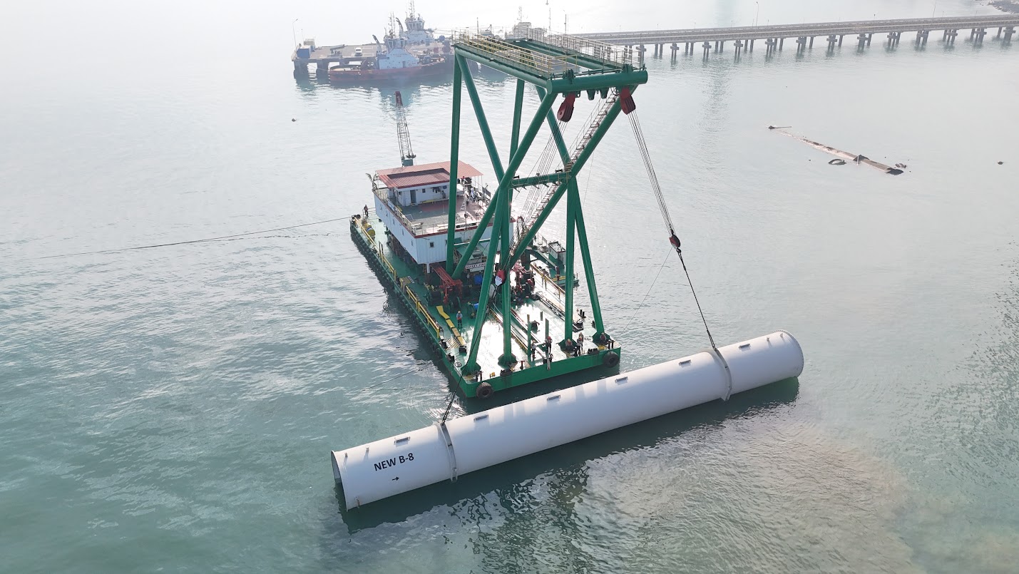 Installation of the new seawater intake pipe